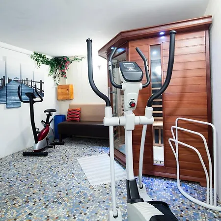 La Demeure Aux Pins Couette-café Lourdes