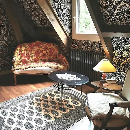 Couette-café La Demeure Aux Pins 3*