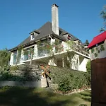 La Demeure Aux Pins Bed and breakfast Lourdes