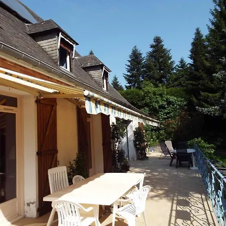 La Demeure Aux Pins Bed & Breakfast