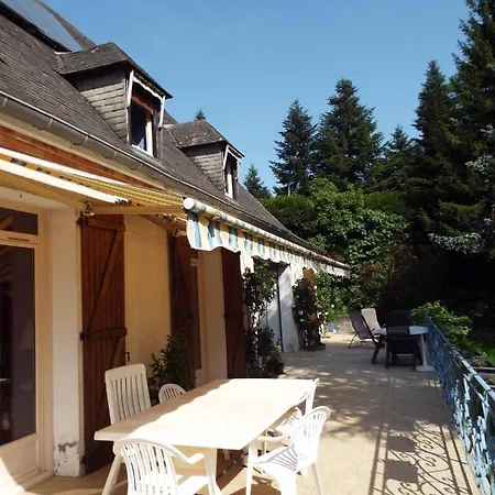 La Demeure Aux Pins Bed and breakfast