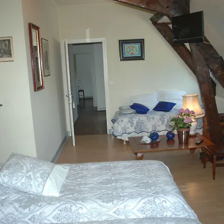 La Demeure Aux Pins Oda ve Kahvaltı 3*