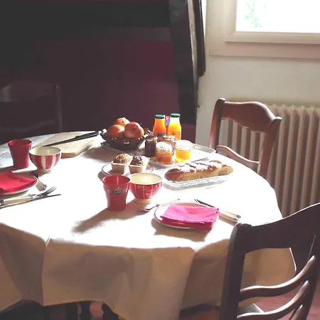 La Demeure Aux Pins Bed and breakfast