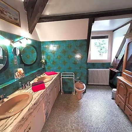 Couette-café La Demeure Aux Pins 3*