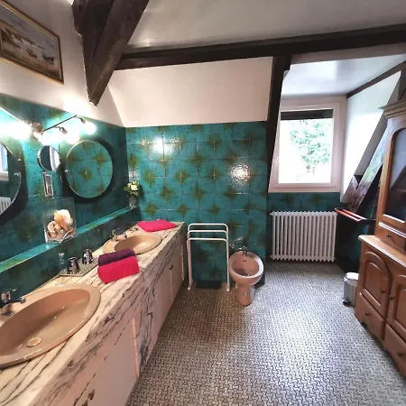 La Demeure Aux Pins Bed and breakfast Lourdes