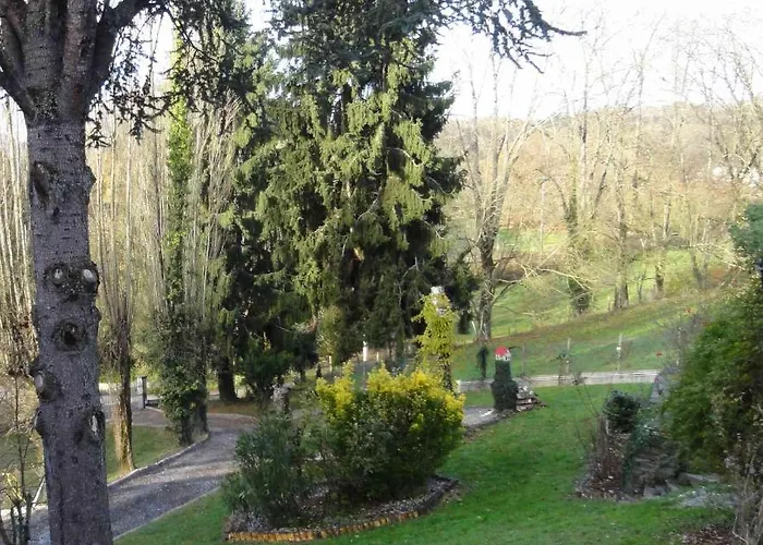 Oda ve Kahvaltı La Demeure Aux Pins