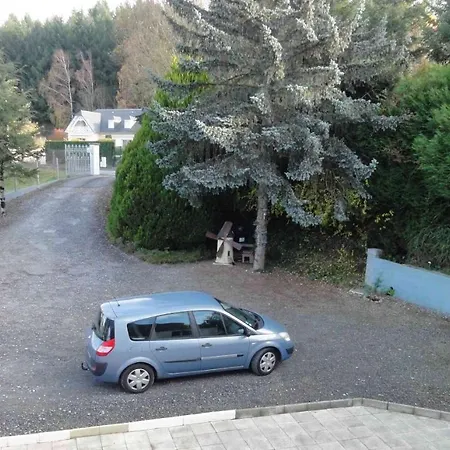 La Demeure Aux Pins Bed & Breakfast